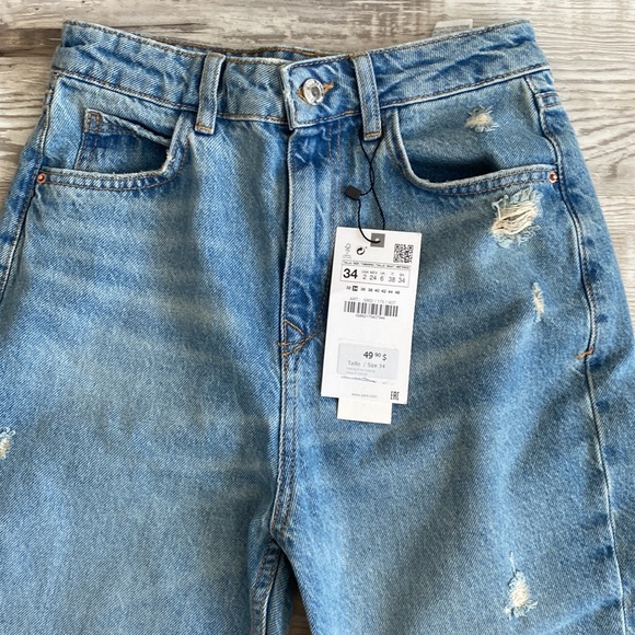 Zara High Waisted Jeans - Picture 2 of 6